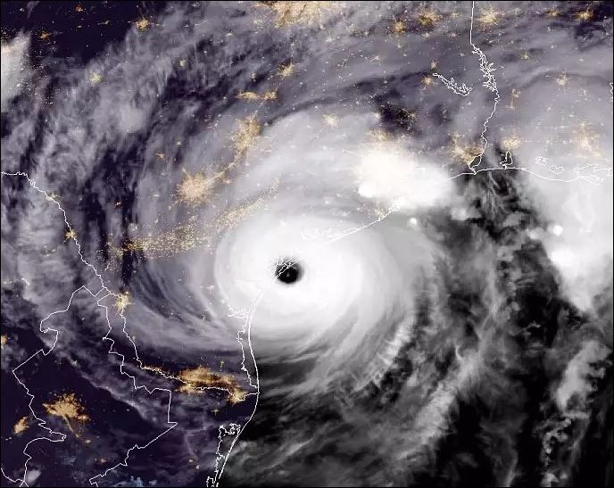Ураганът Харви помете Тексас (Снимки и видео от бурята)