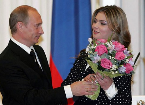 Алина Кабаева с венчален пръстен (Тя ли е първата дама на Русия в сянка?)