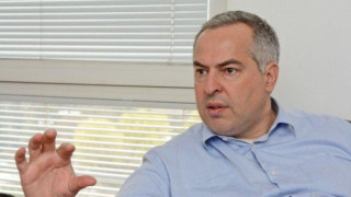 Бойко Василев върти номера на Коко Каменаров