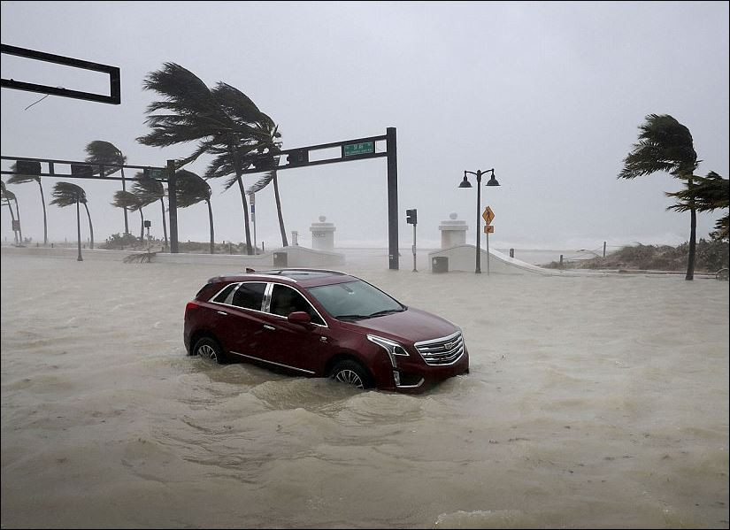 "Ирма" потопи в мрак слънчевата Флорида (10 000 бедстват в щата след стихията)