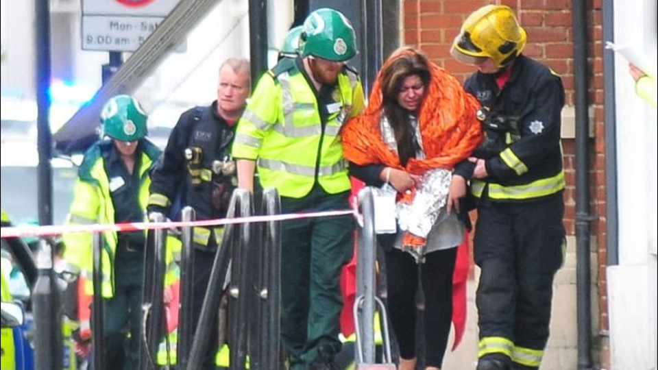 Полицията след атентата в Лондон: Издирваме убиец с ножове и още бомби!
