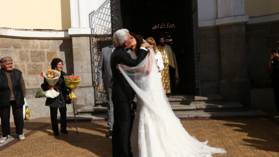 След сватбата: Вижте какво се случва с Волен Сидеров и Деница Гаджева