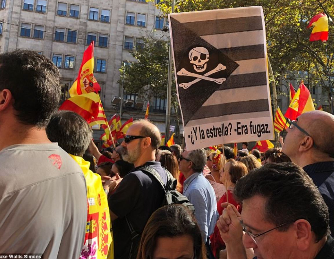 Вълна от насилие в Барселона: Нацистки сблъсъци и бой с полицията