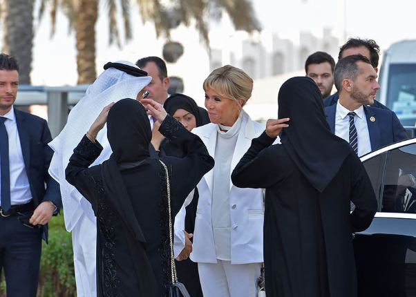 Бриджит Макрон събра погледите в Абу Даби (Вижте с какво очарова арабските емирства)