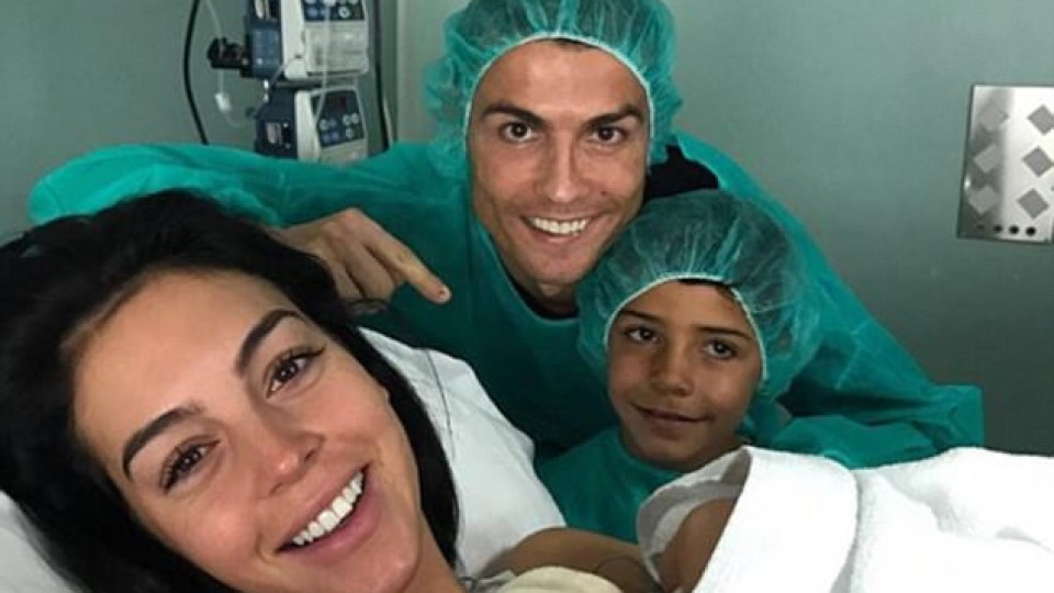 Роналдо плащал милиони за тайните сурогатни майки на децата си