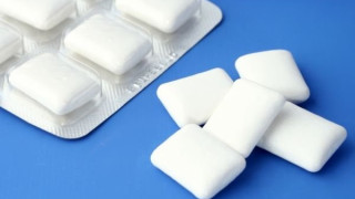 Опасни дъвки натровиха деца! Има ли рискови продукти на пазара?