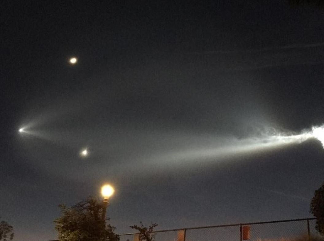 Извънземните са тук! НЛО се появи над Калифорния и Аризона