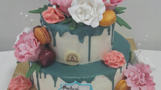 Всички обичаме торта, дори и звездите! (Вижте тортата за рождения ден на Камелия)