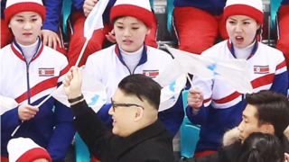 Ким Чен Ун се появи на Олимпиадата в Пьонгчанг (+ Защо полицията го арестува)