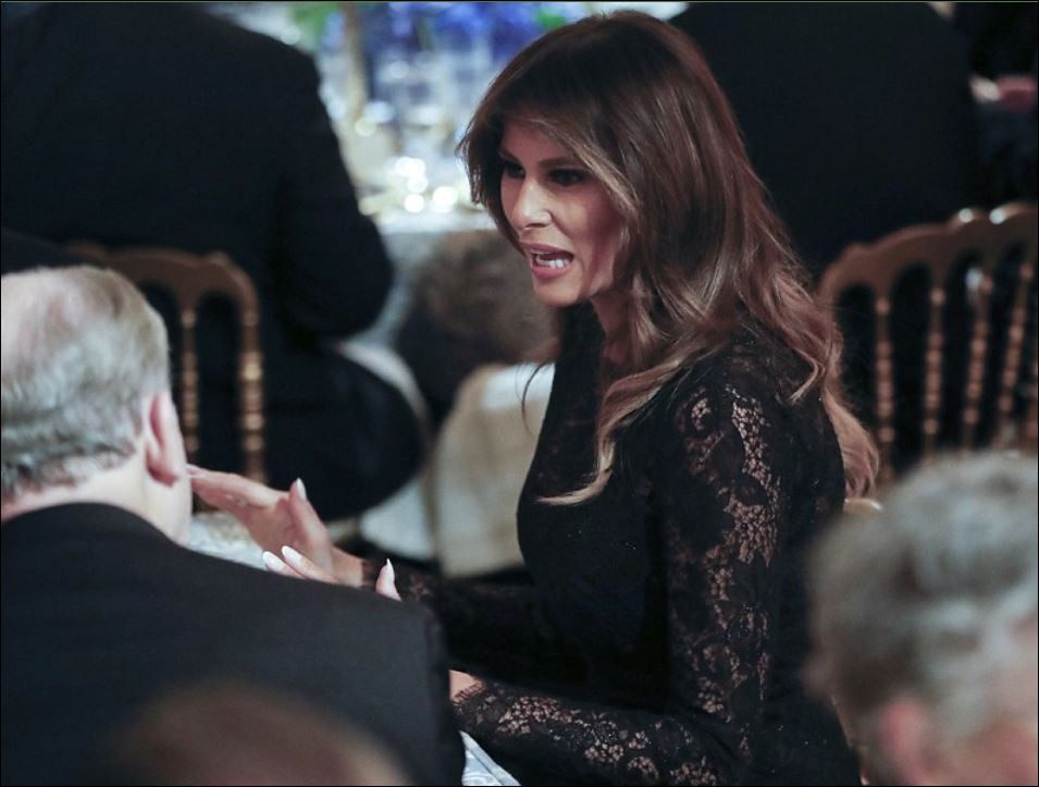 Мелания Тръмп блести на годишния бал в Белия дом (Първата дама засенчи и президента)