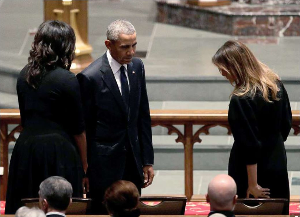 Невероятно! Мелания Тръмп и Мишел Обама станаха първи дружки (Снимки)
