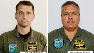 Това са двамата пилоти, които загинаха при снощния авиоинцидент край Пловдив (ФОТО)