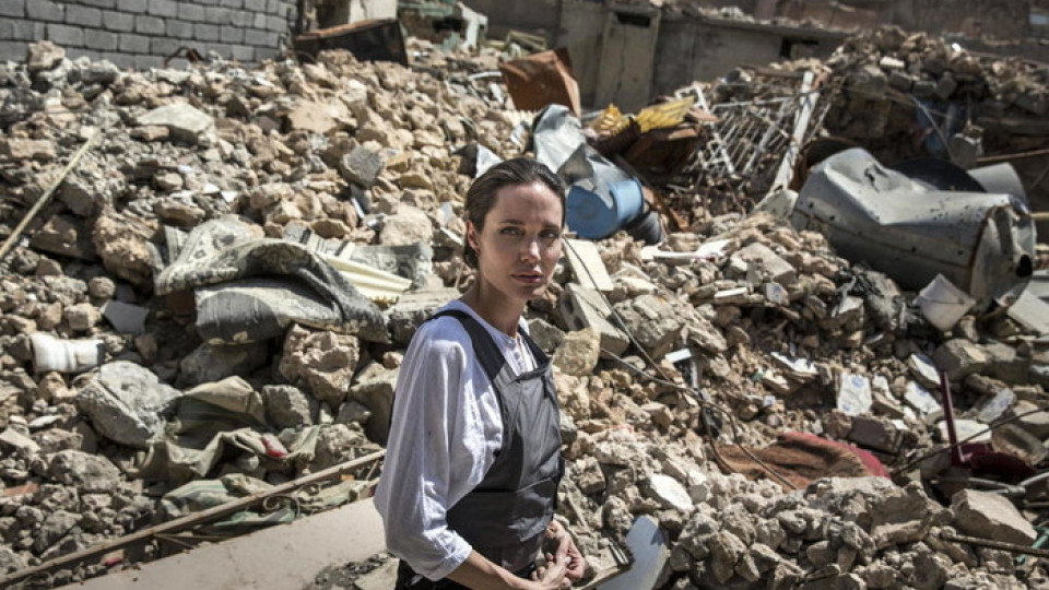 Анджелина Джоли с потресаващи разкрития за Сирия (Какво видя при посещението в Мосул?)