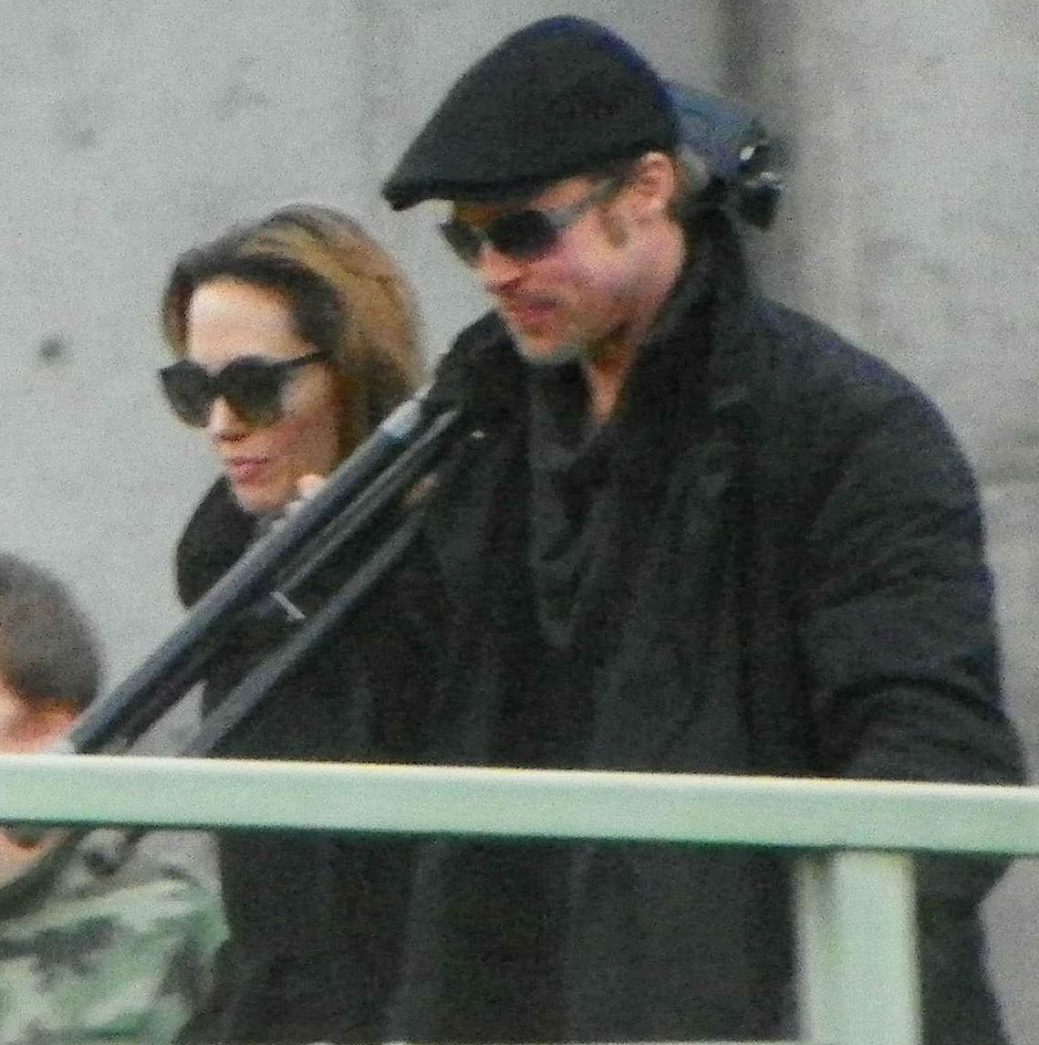 Анджелина Джоли бясна на Брад Пит (Забранил й да снима близнаците в "Господарката на злото" 2)