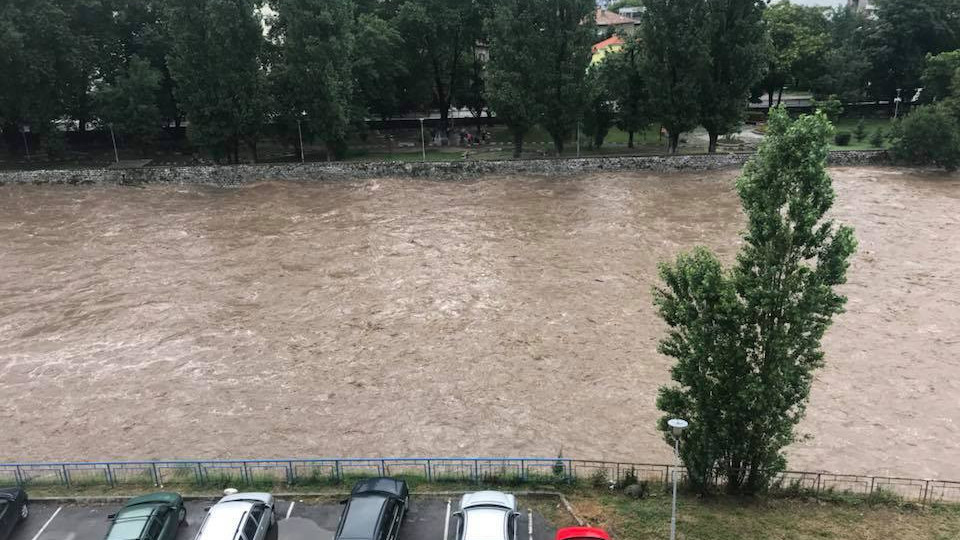 Воден ад в половин България: Река Черна заля Смолян, Чая отнесе Чепеларе