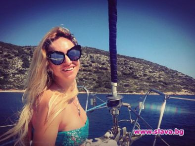 Алекс Раева и новият й на яхта в Гърция!
