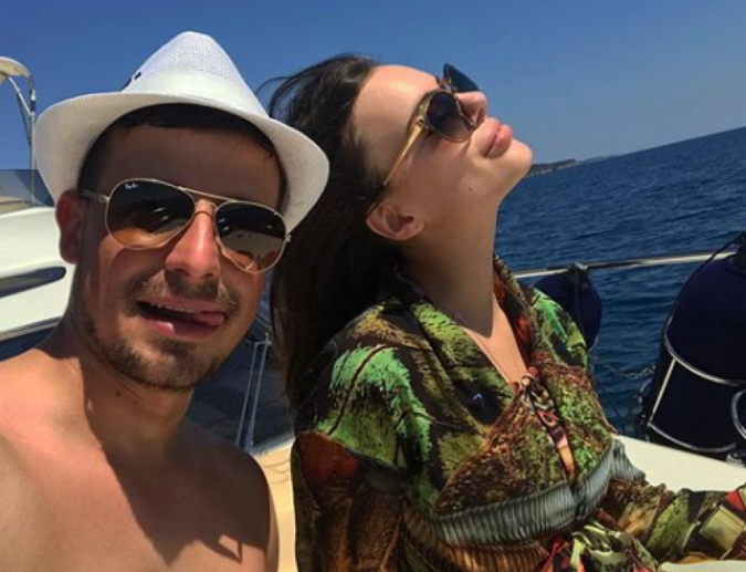 Демир Доган глези бременната Памела на баровска ваканция с яхта (Снимки)