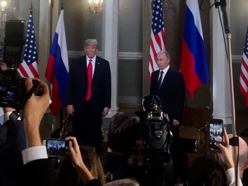 Намери си майстора! Доналд Тръмп заеква пред Путин (Вижте как мина най-чаканата среща на върха!)