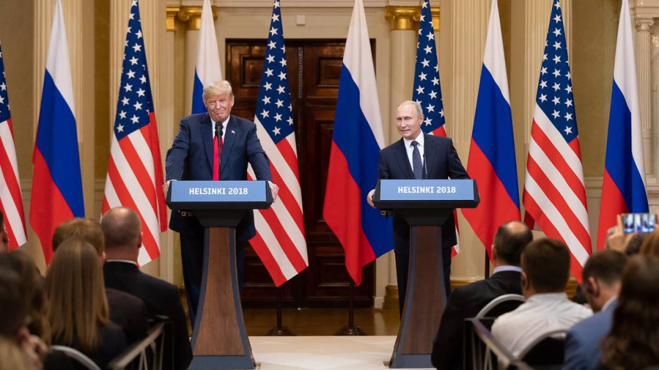 Доналд Тръмп се оправда след срещата с Путин: Опитвам се да помиря Америка и Русия!
