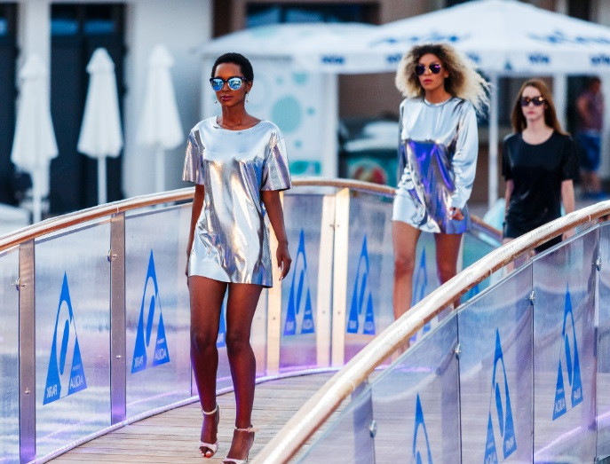 Термален аквапарк "Персенк" събра Дара и красавиците на "Визаж" на уникално модно шоу (Целият светски елит уважи събитието)