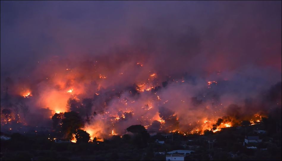Гърция се тресе след огнения ад! Нови земетресения люлеят страната