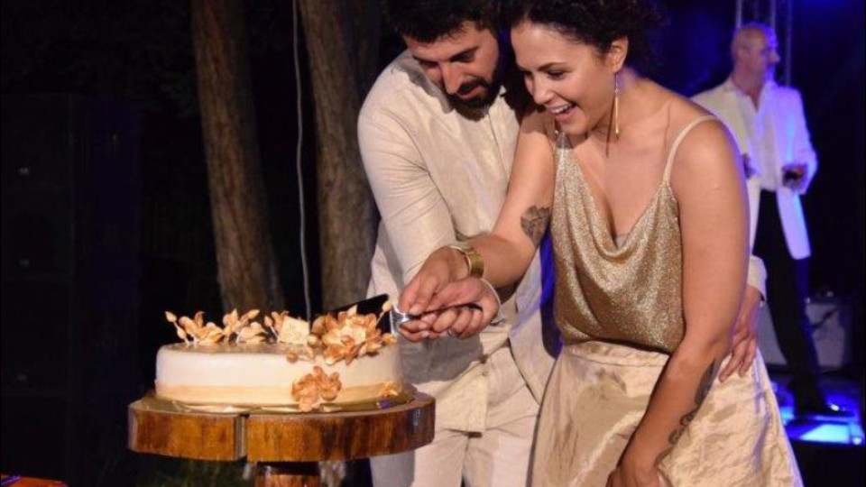 Щерката на Никола Гюзелев блести в злато на сватбата си (Снимки)