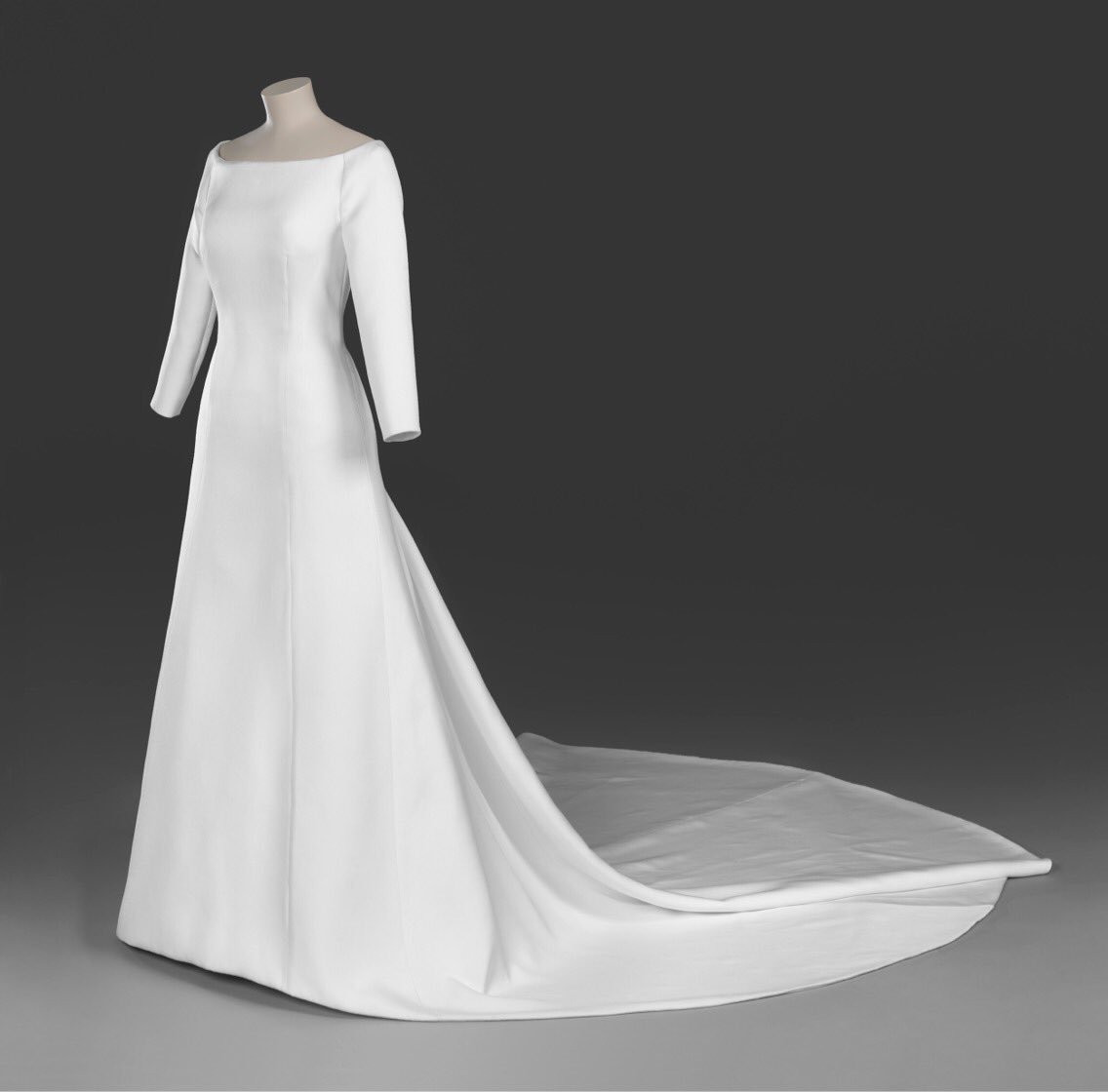 Меган Маркъл показва сватбената си рокля (Къде можем да я видим? + снимки от изложбата)