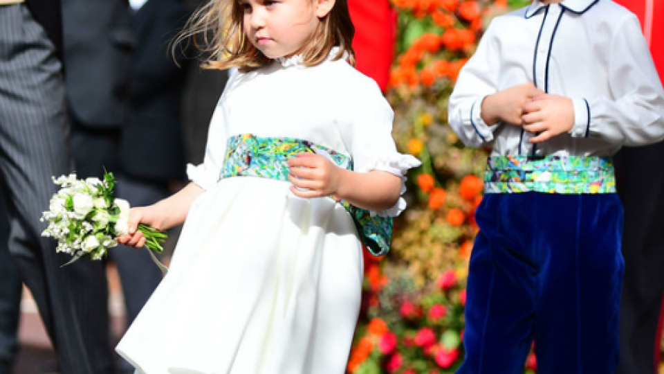 Принцеса Шарлот събра погледите на сватбата на Йожени (Вижте малката сладурана)