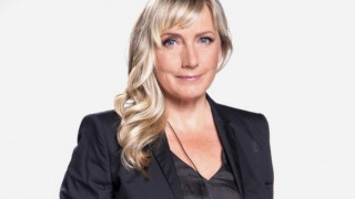 Елена Йончева тръгна с охрана (Папарашки снимки)