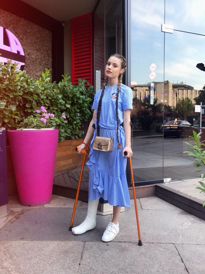 Хубавата Кристин Илиева се нуждае от още пари за лечението си! (помоли за помощ)