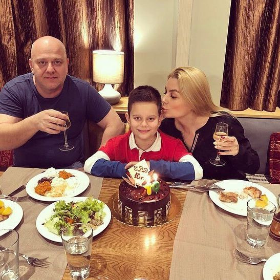 Венета Райкова и Тихомир се събраха (Вижте как отпразнуваха рождения ден на сина си Патрик)