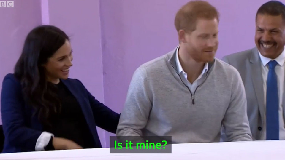 Принц Хари взе на подбив бременната Меган: Чакаш бебе? Мое ли е? (Видео)