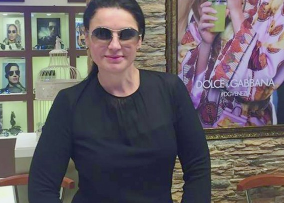 Ани Салич лъсна с луксозни цайси за 650 лева (Вижте как се издокара)