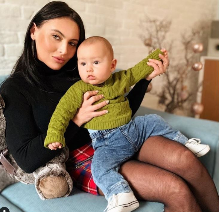 Скандал: Майки нападнаха клюкарката Лили Ангелова! (още подробности)