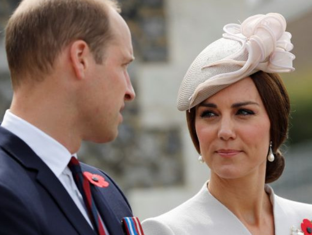 Принц Уилям кръшнал на бременната Кейт с нейна приятелка (Всичко за скандала)
