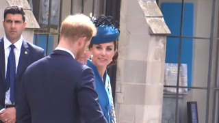 Каква драма?! Кейт и Хари сияят на тържествена церемония в Лондон (Принцът проговори и за бебето)