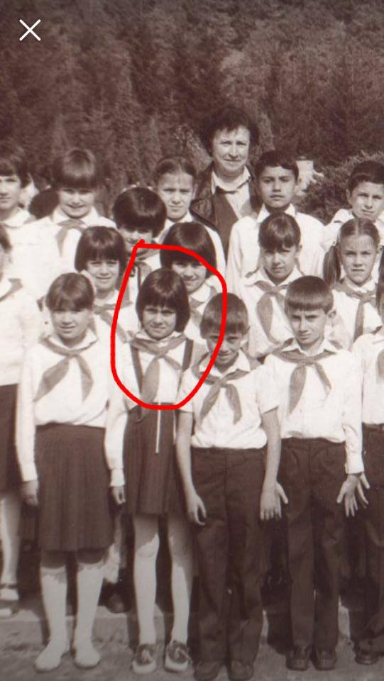 Ще я познаете ли: Вижте Венета Райкова във втори клас! (СНИМКИ)