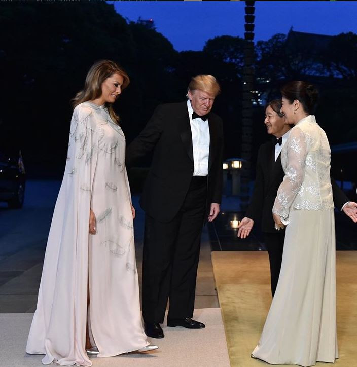 Мелания Тръмп налага нова мода в Япония (Първата дама като кралица в Токио)
