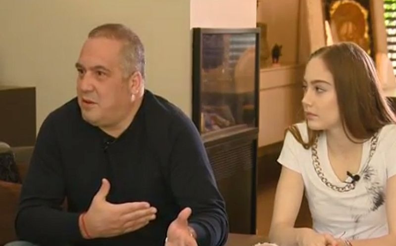 Слави Бинев разплакал щерка си заради изпуснат обръч