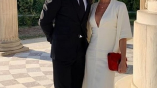 Виктория и Дейвид Бекъм празнуват 20 г брак във Версай (Поляха го с шампанско и трюфели)