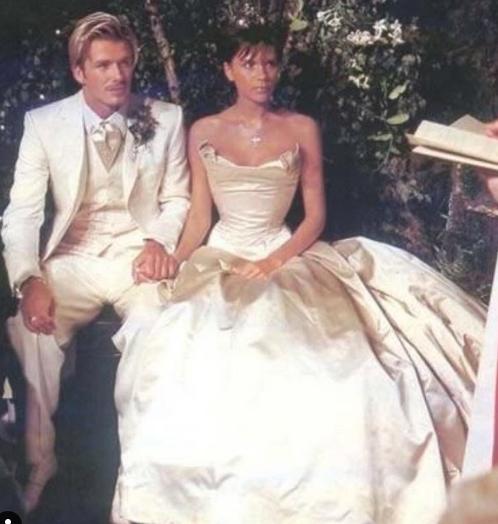 Виктория и Дейвид Бекъм празнуват 20 г брак във Версай (Поляха го с шампанско и трюфели)