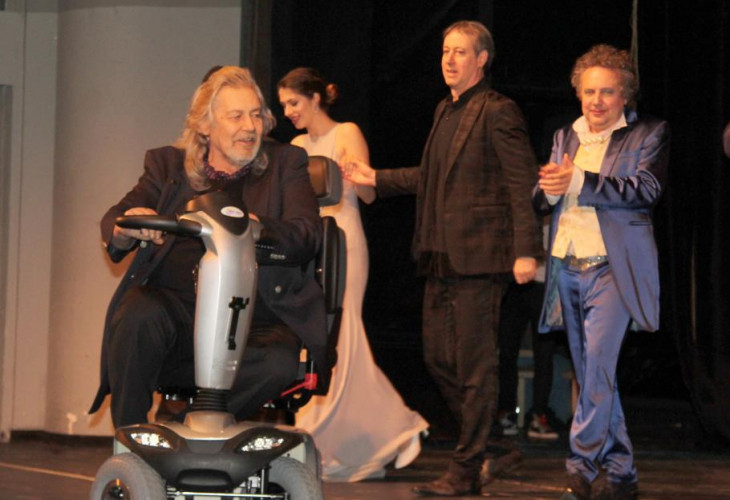 Стефан Данаилов излезе на сцената в инвалидна количка