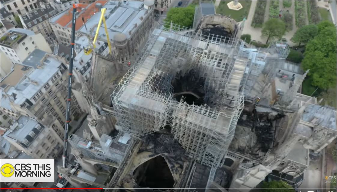 Катедралата Нотр Дам след пожара -сн. CBS/You Tube