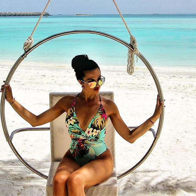 Райна показа феноменално тяло на Малдивите (Яки снимки по бански)