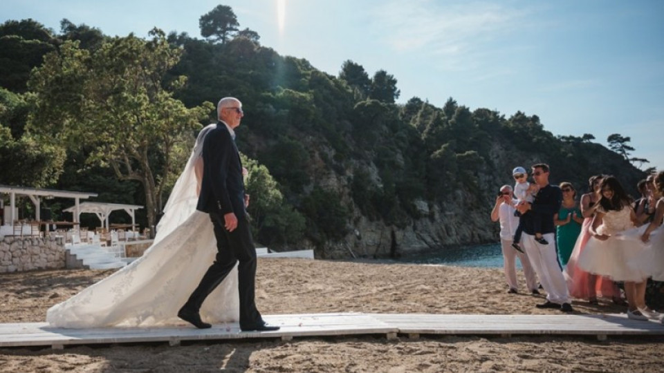 Румен Овчаров вдигна тежка сватба в Гърция (ГАЛЕРИЯ СНИМКИ)