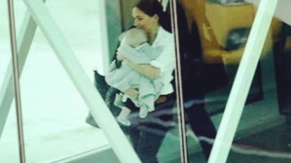 Меган Маркъл сама с бебето в Африка (Двойката се раздели по средата на турнето)