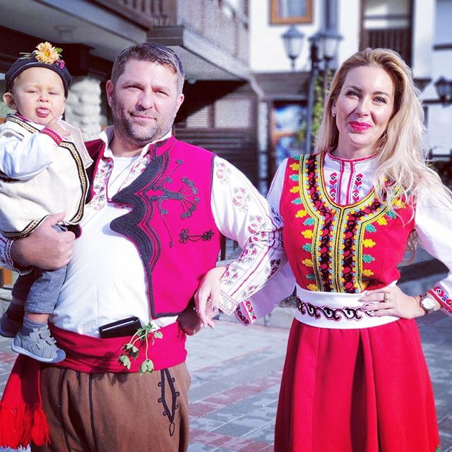 Антония Петрова и Ивайло Батинков направиха прощъпулник на сина си (Много снимки)