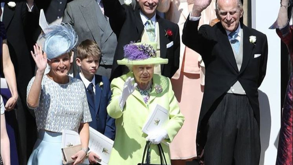Кралица Елизабет абдикира на 95 (+ Кой ще седне на трона й?)