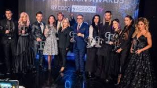 Рояк от звезди на наградите на Code Fashion TV! (виж тук)
