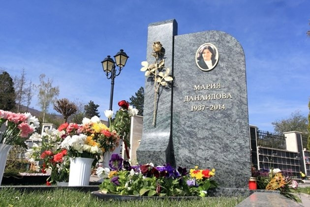 Погребват Стефан Данаилов в тесен семеен кръг